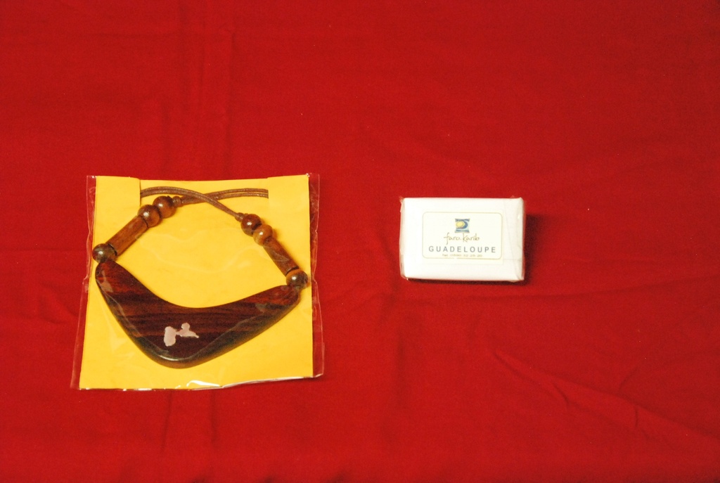 Collier Banane Carte Pm